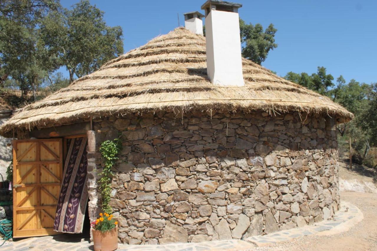 Alojamiento Los Chozos Cazalla de la Sierra Exterior photo